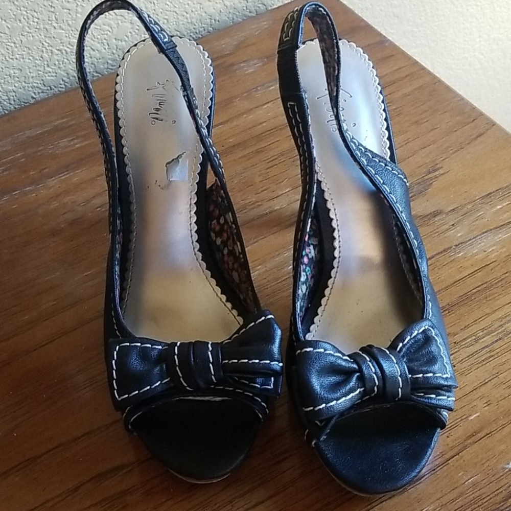 Fioni black open toe heels